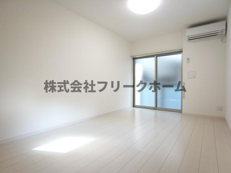 小金井市本町１丁目のアパートの寝室