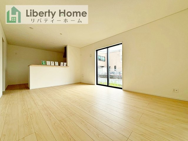 土浦市生田町第4　新築戸建　6号棟の居間・リビング
