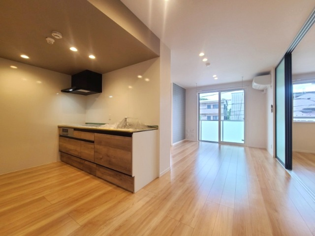 太陽の家の居間・リビング|★広々リビングダイニング・１３帖の居室画像です★