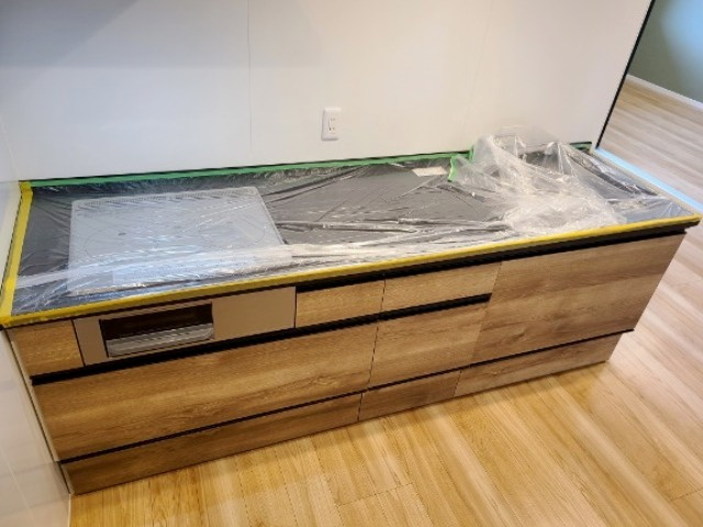 太陽の家のキッチン|★広めのキッチンスペース！３口（ＩＨ）ビルトインコンロ付き★