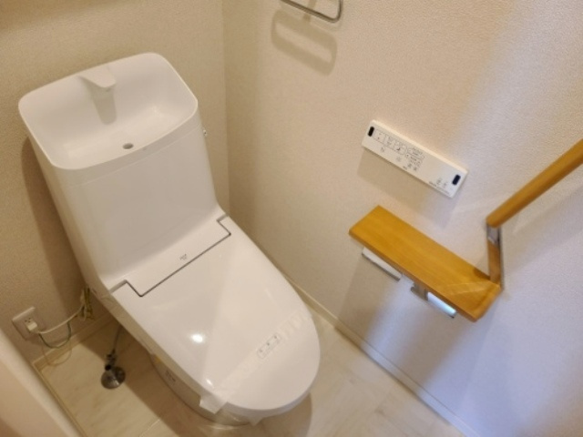 太陽の家のトイレ|★トイレ画像・温水洗浄便座付き★