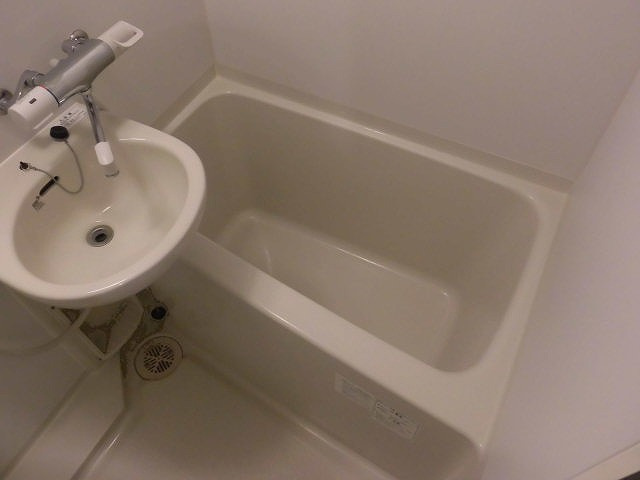 【浴室】 | 綺麗なバスルームです。