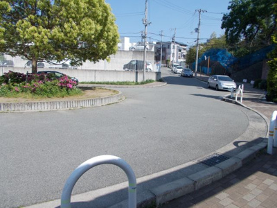 【周辺】 | ステイツ千里中央 | 前面道路