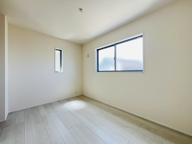 半田市向山町3-67-1『仲介手数料無料』新築戸建ての洋室
