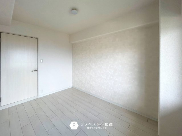 フォルム石切さくら坂の洋室|クローゼット付きなのでスッキリとしたお部屋造りが可能です♪