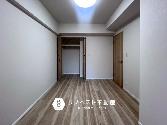 アドリーム石切山手の洋室|約6.0帖の洋室。
奥行きのあるクローゼット完備。勉強部屋などにおすすめ◎