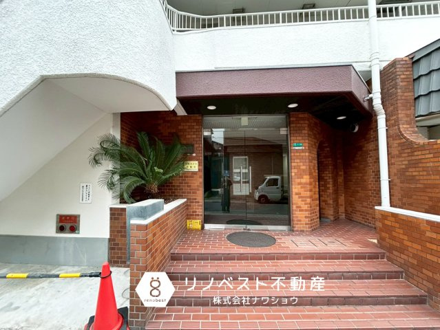 朝日プラザ今里のエントランス|【リノベスト不動産】弊社では売却のご相談も受付中！まずは一度ご相談ください♪