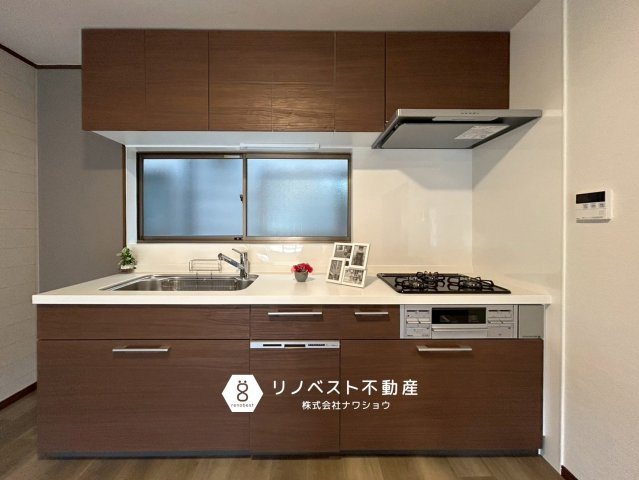 東成区大今里1丁目のキッチン|便利な食洗機付き！窓もあるから換気も十分にできます♪