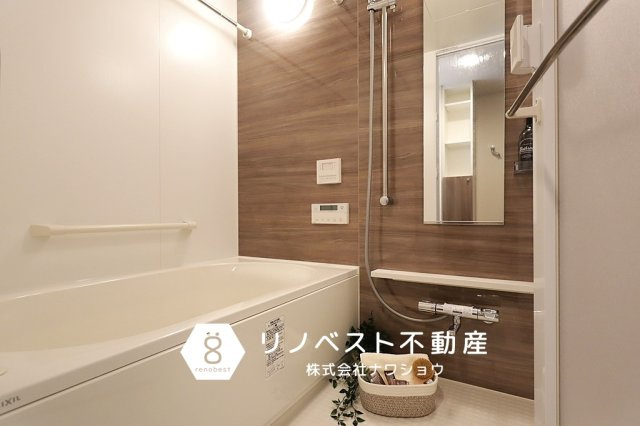 エスリード小阪プライムプレイスの浴室|浴室乾燥機完備◎
手すり付きで、高齢者やお子様にも優しい♪