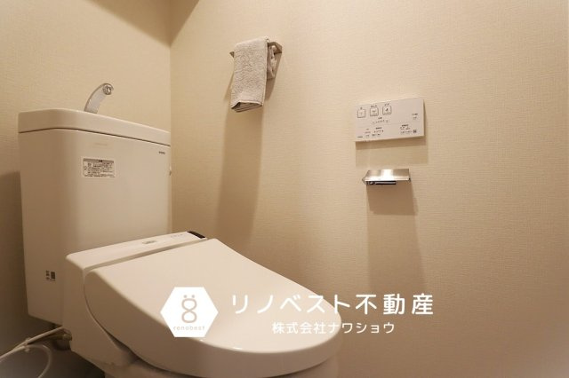 エスリード小阪プライムプレイスのトイレ|清潔感のあるトイレ。
洗浄機能付きも嬉しいですね♪