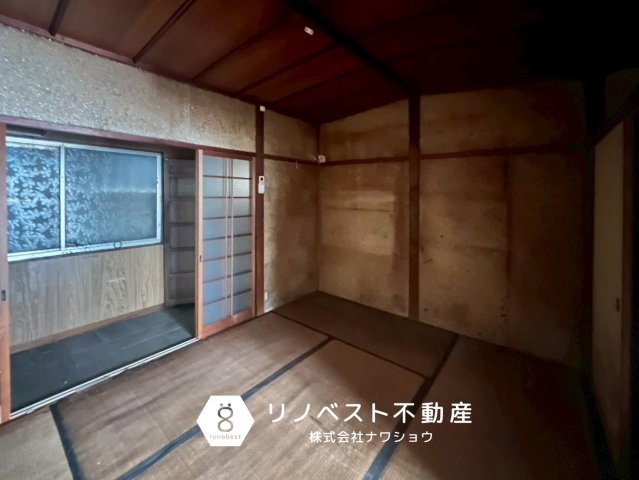 東大阪市新池島町1丁目の和室|約6帖の和室。
リノベーションでリビングとして使うのもいいですね♪