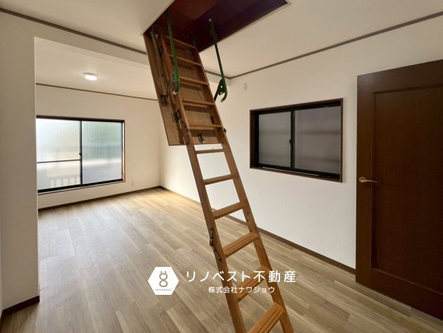 東大阪市新池島町１丁目の収納|屋根裏収納付き。季節物など収納するのに便利です♪