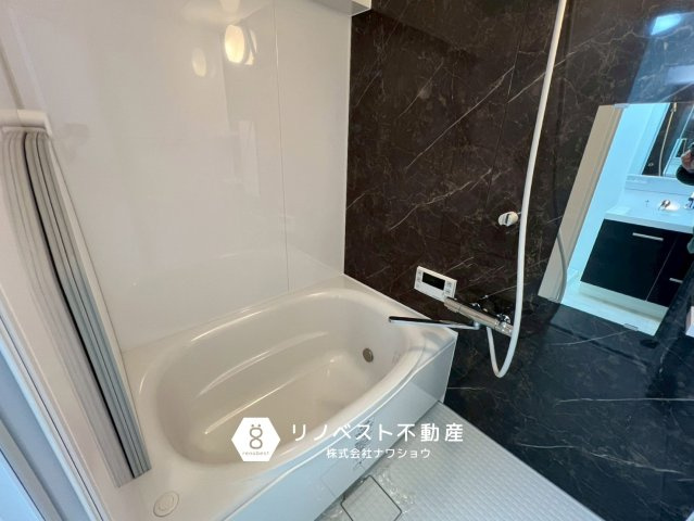 正起花園ハイツの浴室|シックな印象のバスルーム。ホテルのような雰囲気です♪