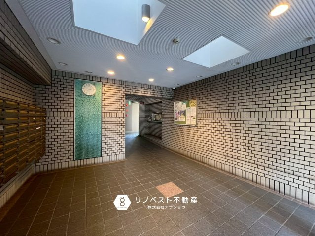 正起瓢箪山ハイツのその他共用部分|マンションのロビーです。