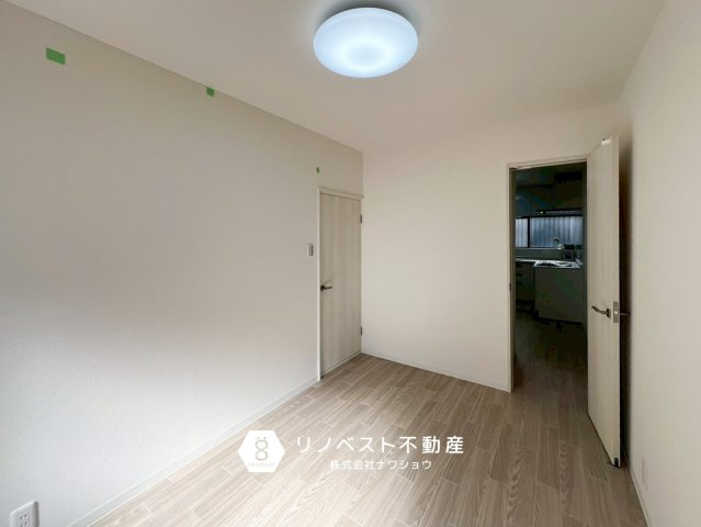 東大阪市御厨西ノ町1丁目の洋室|2階の約4.5帖洋室は家族団らんに最適な空間ですね♪