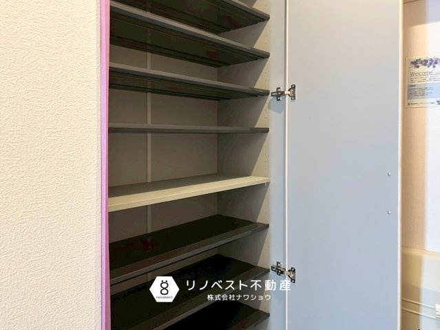 ハイム鴻池の収納|大容量のシューズボックスがあるので玄関周りの整理に役立ちますね！