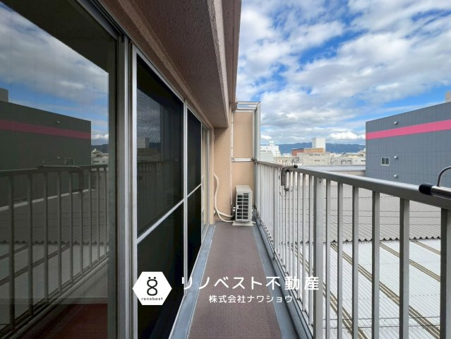 弥刀ハウスのバルコニー|南向きのバルコニーで陽当たりも良好なので洗濯物がよく乾きそうですね♪