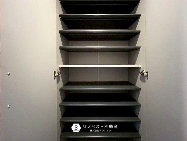 瓢箪山マンションの収納|大容量のシューズボックスがあるのでご家族の多いファミリー世帯でもスッキリとした玄関周りにできますね！