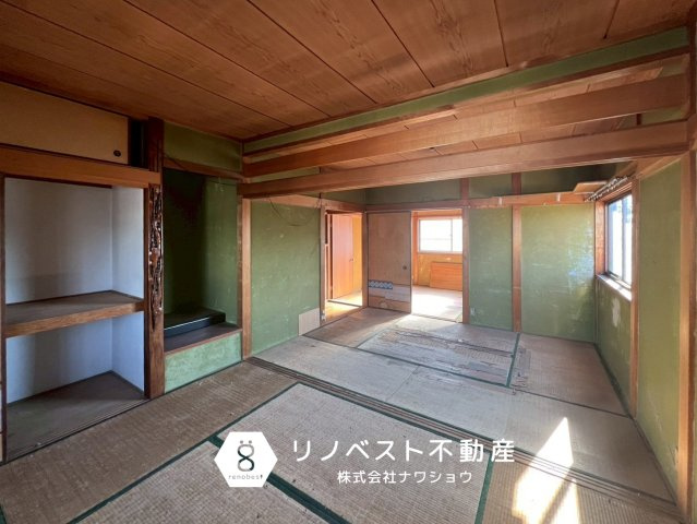 東大阪市近江堂1丁目店舗付住宅の和室|3階和室。
仏間・押入れがございます。