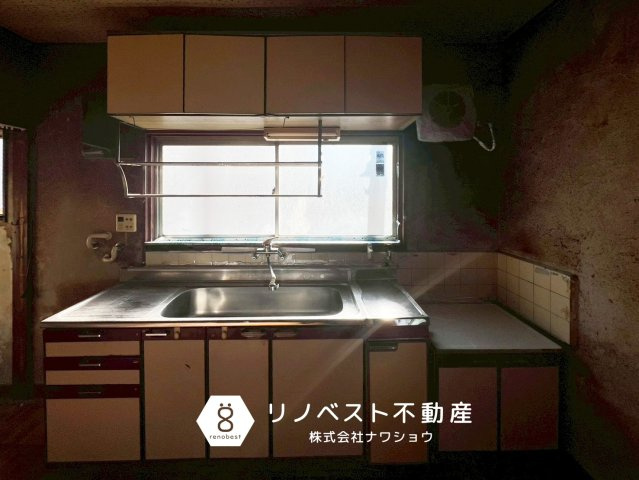 東大阪市近江堂1丁目店舗付住宅のキッチン|シンクの広いキッチン。
ガスコンロも設置可能です◎