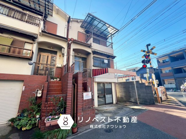 東大阪市近江堂1丁目店舗付住宅の前面道路含む現地写真|建物面積約109.13㎡(約33.01坪)ございます♪