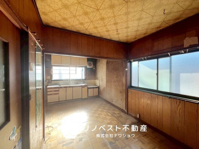 東大阪市近江堂1丁目店舗付住宅のキッチン|窓が大きいので日当たり良好です♪