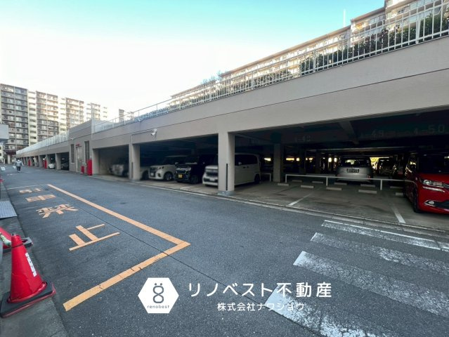 アメリア5番館の駐車場|最新の空き状況はお問い合わせください♪