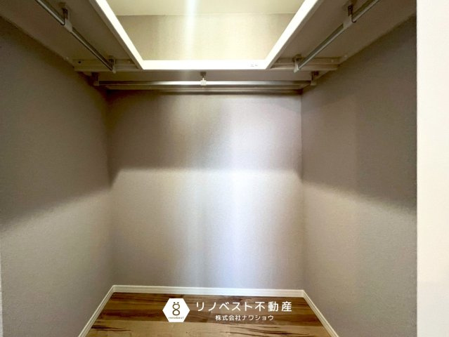 プロスピリティー善根寺町のその他|コの字型のウォークインクローゼットでたっぷり収納があります！お洋服がたくさんあっても整理しやすいです！