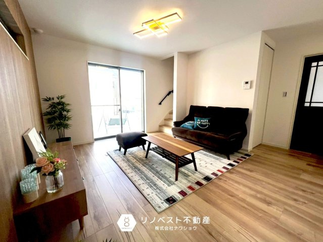 プロスピリティー善根寺町の居間・リビング|リビングを通って2階に行くので家族と顔を合わせる機会が増えそうですね！