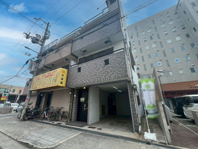 生野区桃谷５丁目の外観|ガレージ付きの中古戸建！
鶴橋駅からも徒歩圏内です♪