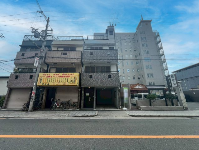 生野区桃谷５丁目の外観|前面道路広く、駐車も楽々♪
周辺環境も充実しており、快適な新生活を送っていただけます◎