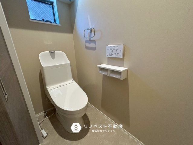 東大阪市足代3丁目新築戸建のトイレ|トイレは1階と2階の2か所にございますので混み合う心配がありません◎