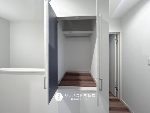 生野区舎利寺1丁目の収納|１階廊下の物置です！掃除道具や日用品のストックを収納するのに最適なスペースですね♪