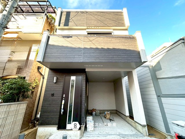 東大阪市小若江3丁目新築戸建の外観|2025年11月完成の新築戸建てです♪