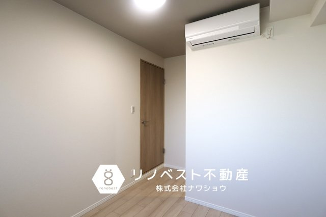 万葉ハイツ小坂菱屋西マンションの洋室|約4.5帖の洋室。
エアコンは既に設置済みです◎