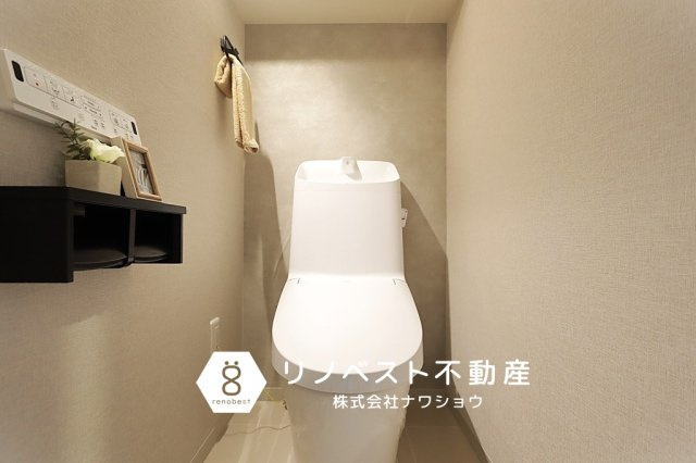 万葉ハイツ小坂菱屋西マンションのトイレ|温水洗浄機能付きトイレ。
スタイリッシュな内装です◎