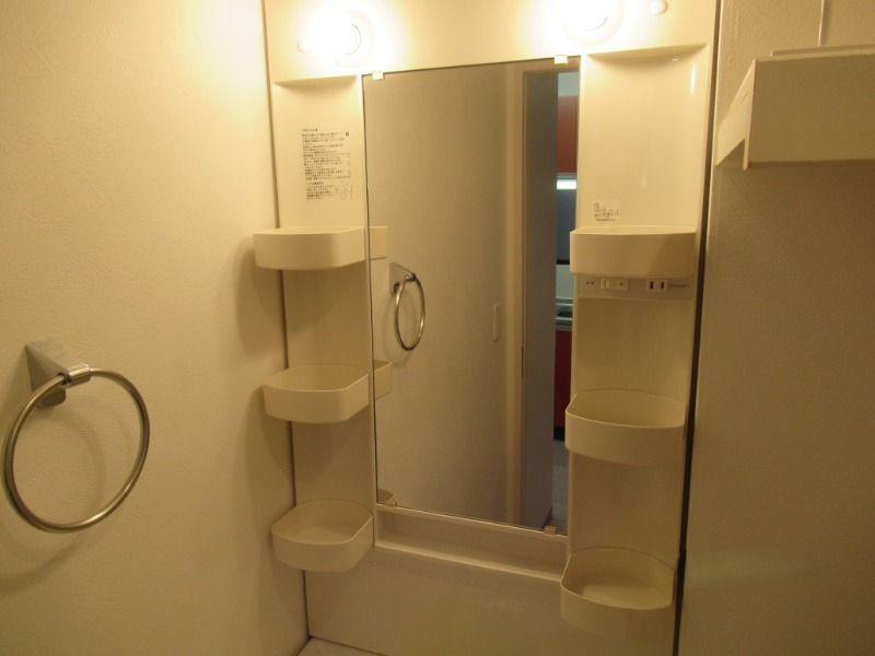 ワコーレ千住B棟の独立洗面台