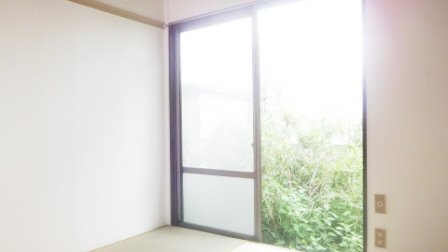 グリーンハイツの居間・リビング|和室6畳！