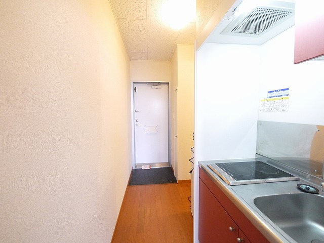 レオパレスＫＡＺＵの玄関|シンプルで使いやすい玄関です