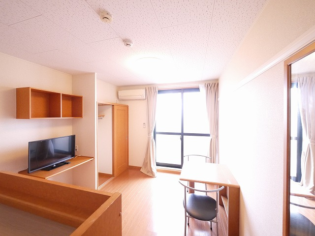 レオパレスＫＡＺＵの居間・リビング|おしゃれな居間です