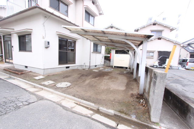 河崎貸家の駐車場