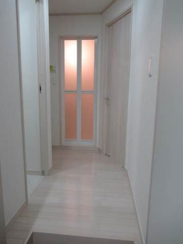 リブ千住大橋の玄関