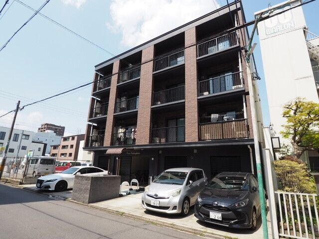 ＡＸＩＡ亀島の外観