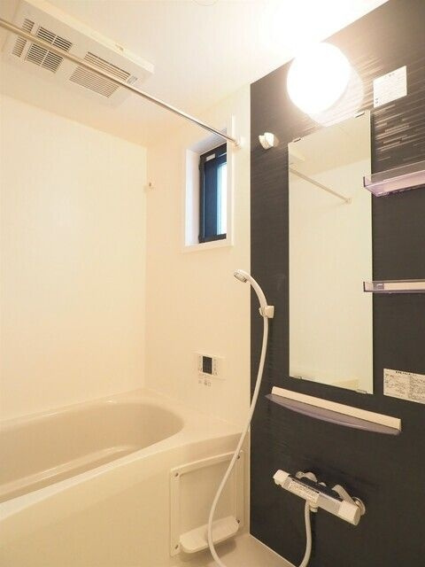 ＡＸＩＡ亀島の浴室