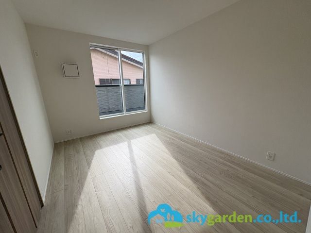 茅ヶ崎市萩園 第１期 １号棟の洋室|個人の部屋や寝室として使える洋室です