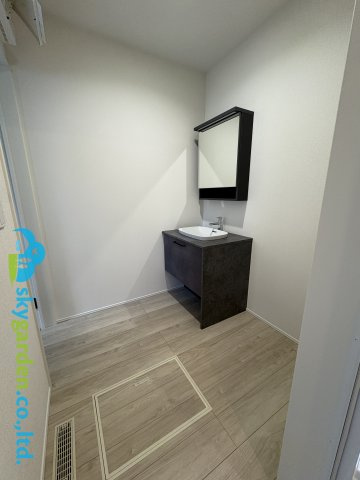 茅ヶ崎市萩園 第１期 １号棟の脱衣所|洗面脱衣室