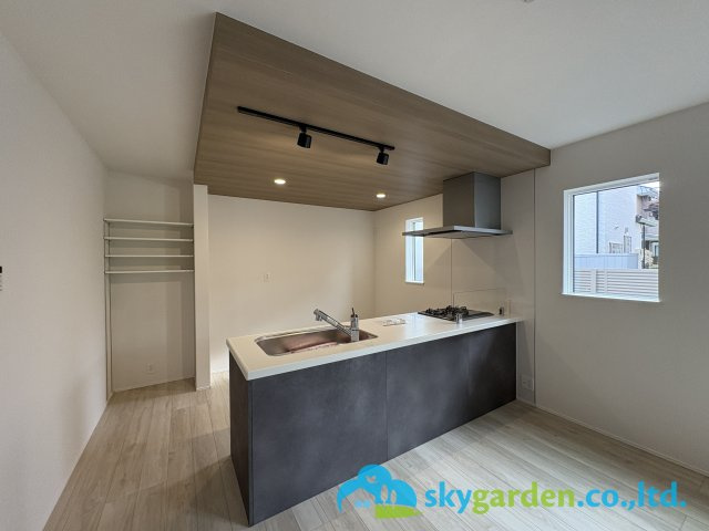 茅ヶ崎市萩園 第１期 １号棟のキッチン|視界良好のオープンキッチン