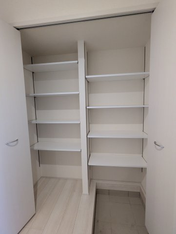 ひたちなか八幡町　2期の玄関|全員の靴がしまえて玄関周りも常にスッキリ～整理整頓出来ます～