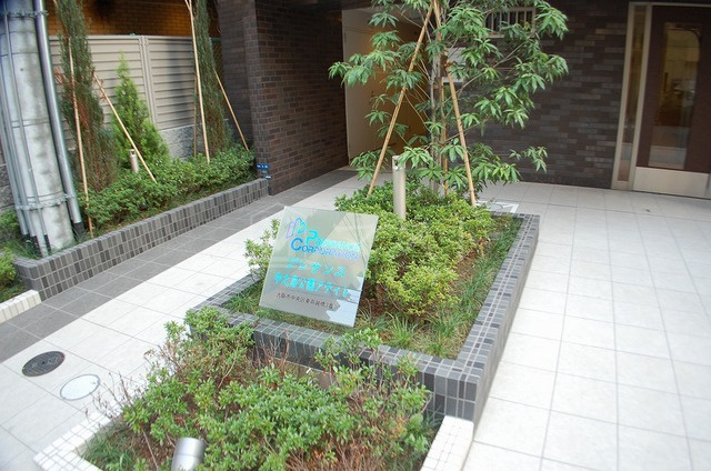 プレサンス中之島公園アティレのエントランス