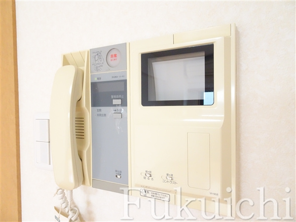 ルーブル学芸大学六番館のセキュリティ